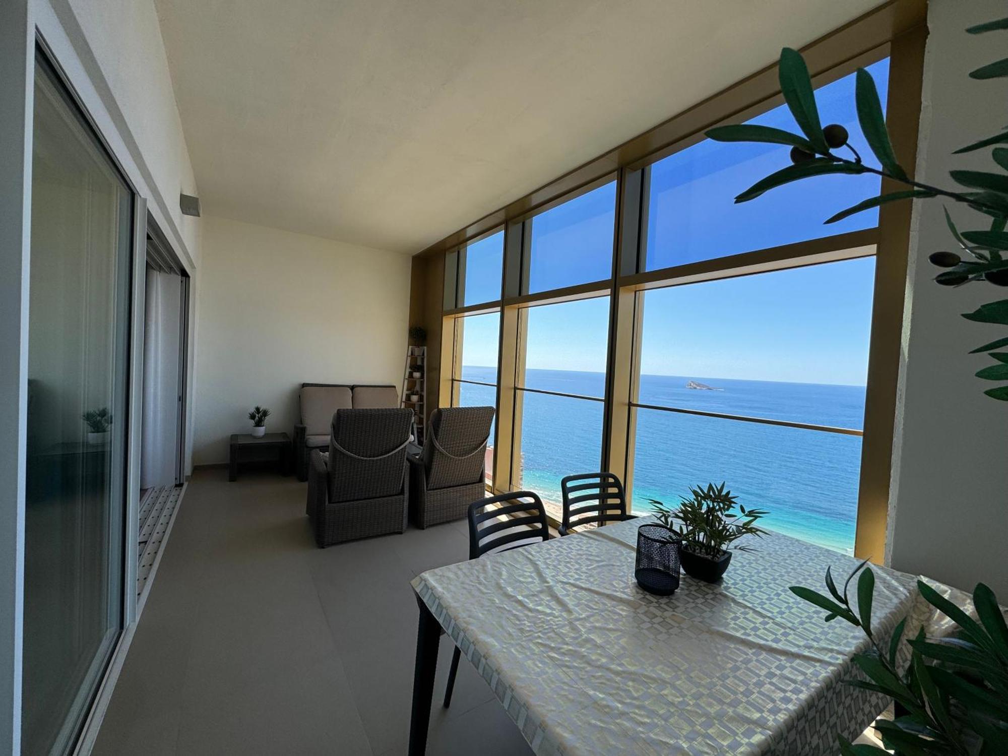 Intempo Sky Luxury Apartment 26 Floor Seaview Benidorm Exterior foto